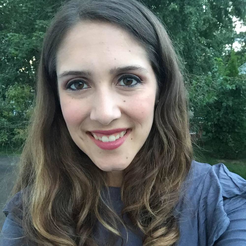 Meet your Posher, Dina